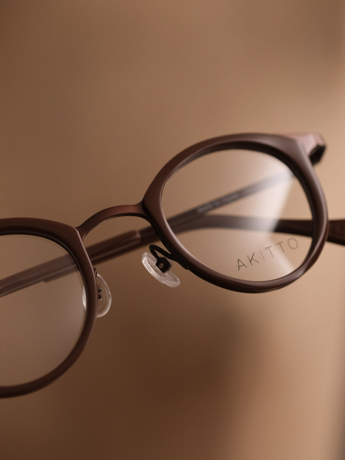 HibiMegane ONLINE SHOP / 強度近視でもキレイになれる！【AKITTO